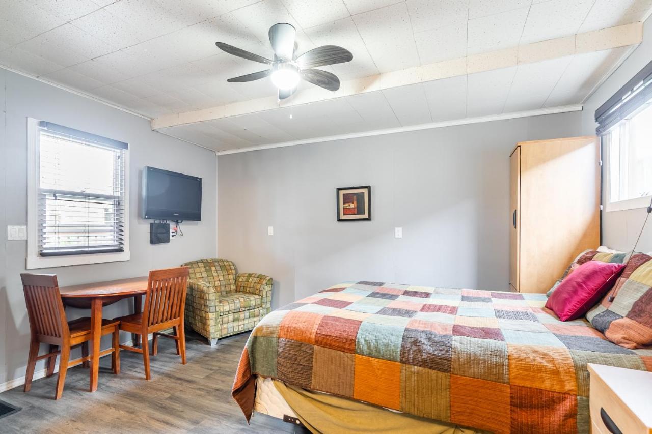 Bayside Cottage Rentals Port Rowan Extérieur photo